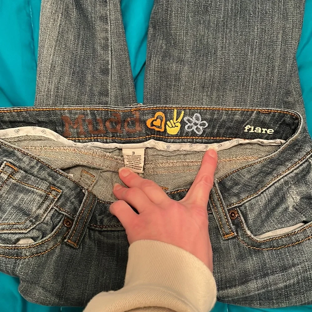 Mudd flare leg jeans with holes - Picture 4 of 5